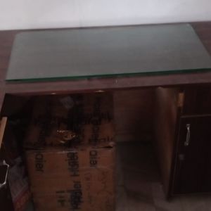 Computer table